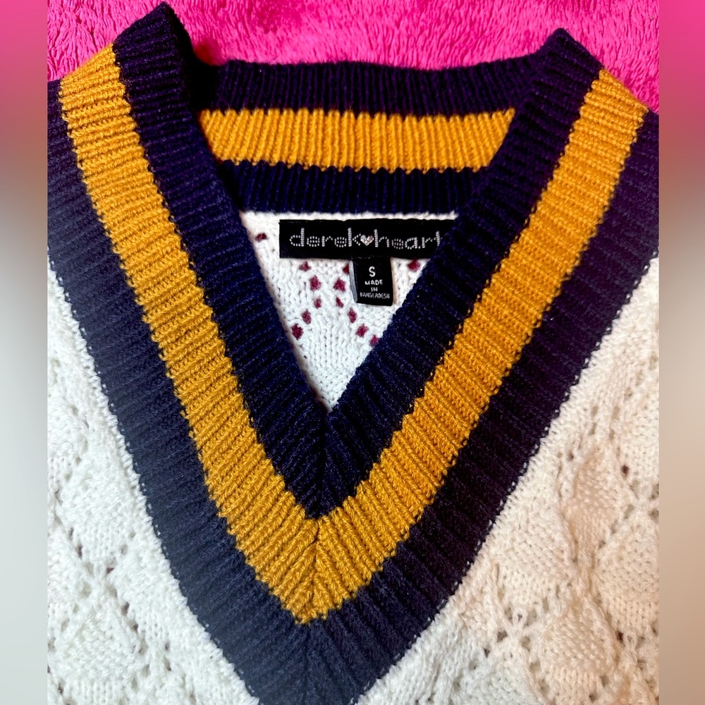 Sweater - Picture 3 of 3